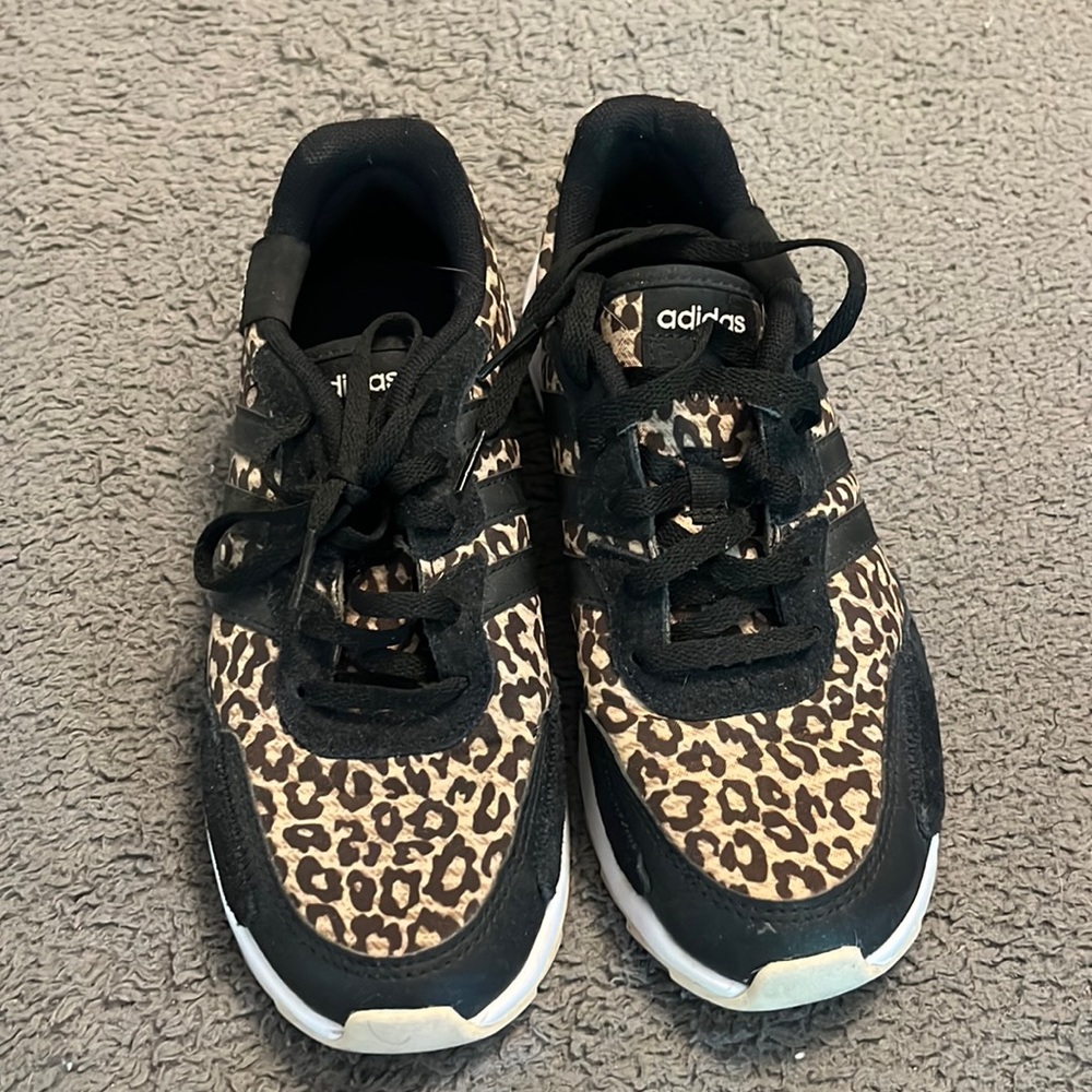 Adidas leopard tennis shoes